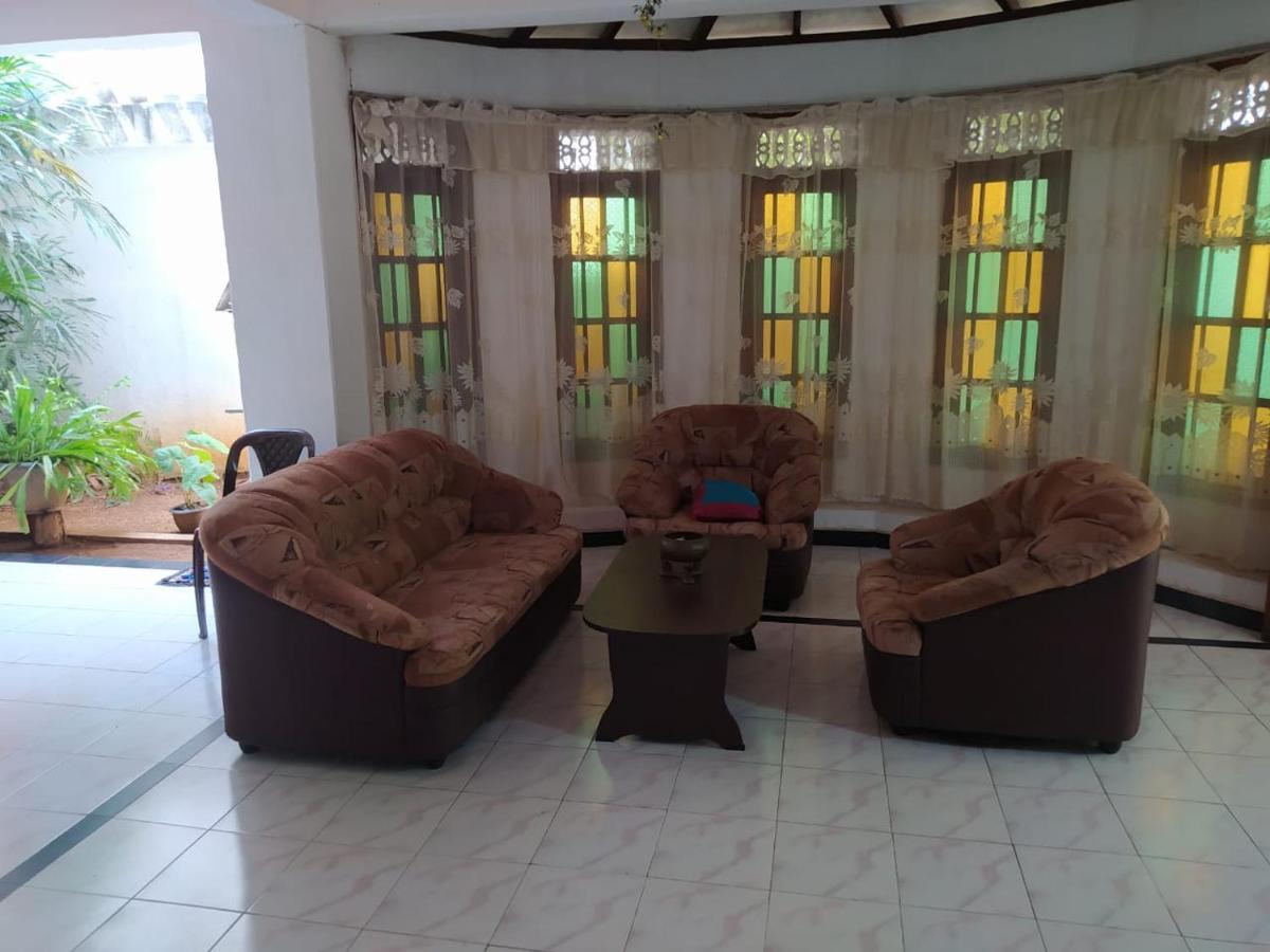Kingdom Palace Hotel Anuradhapura Exterior photo