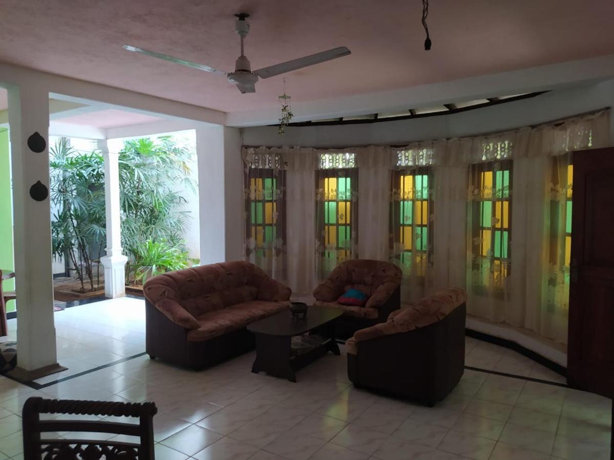 Kingdom Palace Hotel Anuradhapura Exterior photo